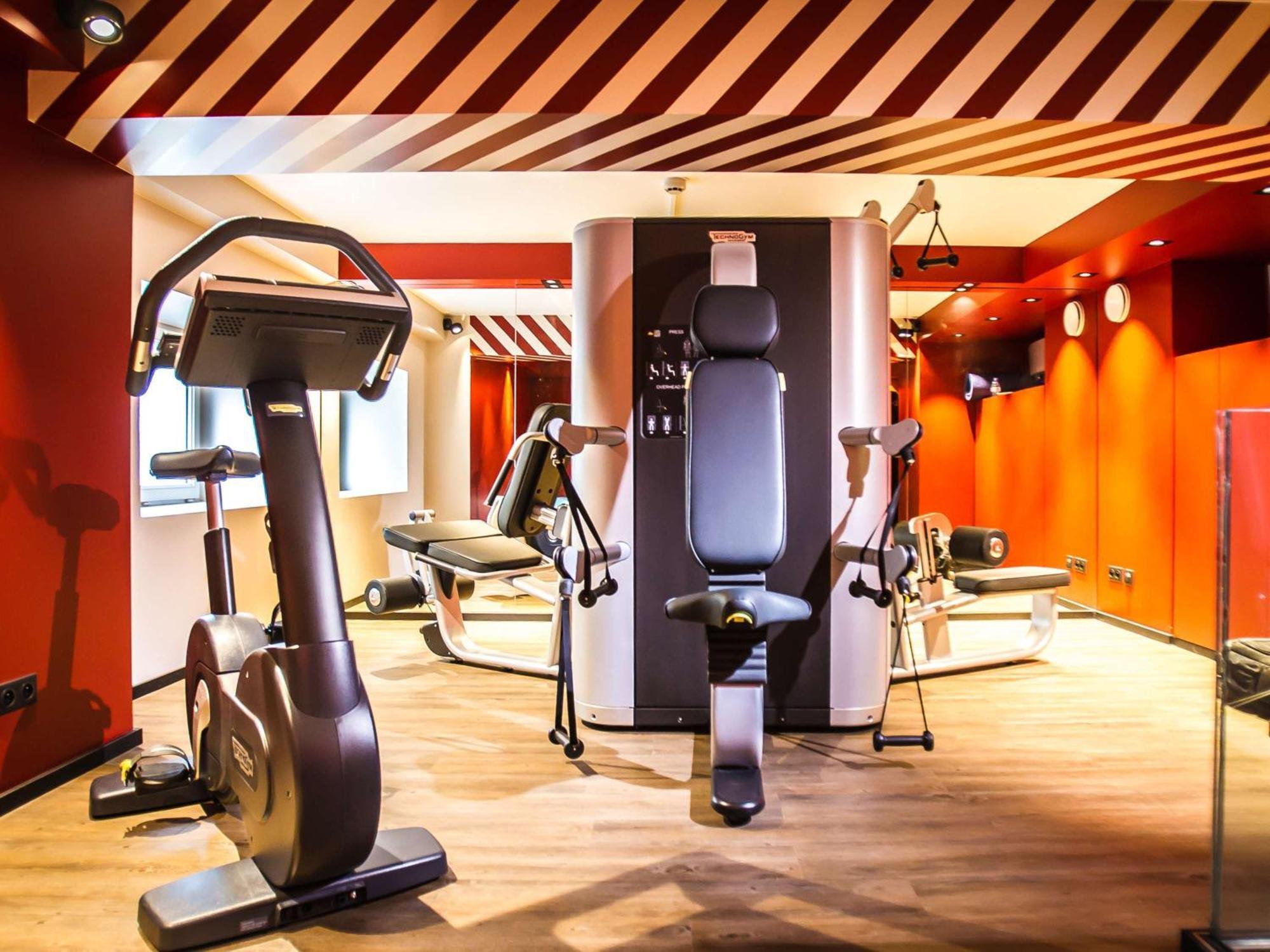 Grand Hotel La Cloche Dijon - Mgallery Exteriér fotografie The gym at the hotel