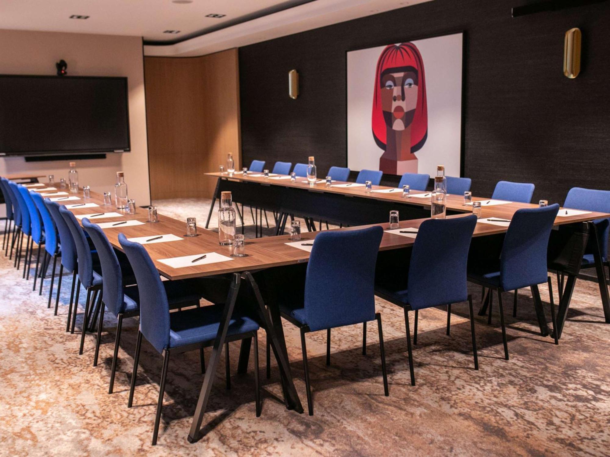 Grand Hotel La Cloche Dijon - Mgallery Exteriér fotografie Meeting room at the hotel